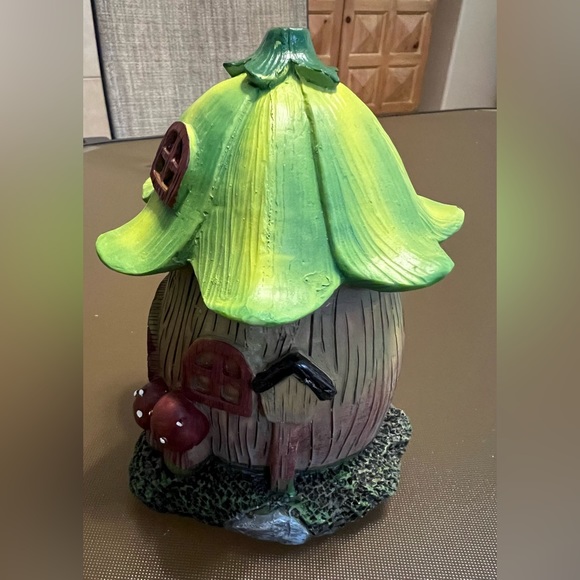 Spring Mini Garden House - Picture 2 of 4